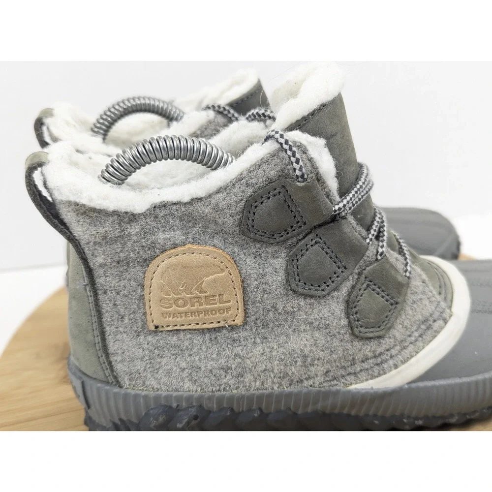 Sorel Boots Bootie Womans 6 Waterproof Faux Fur Lined Winter Gray Lace Up